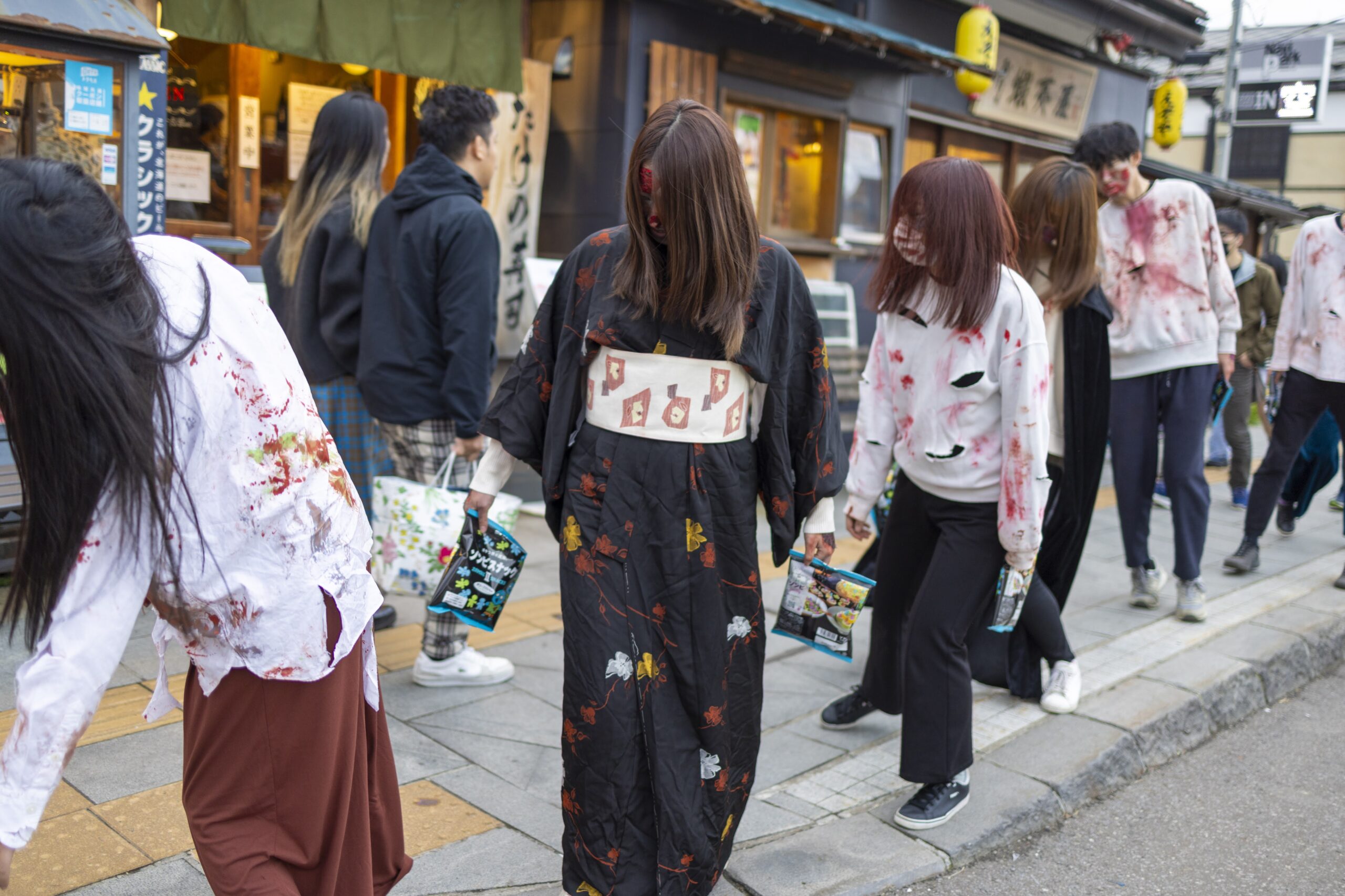 小樽堺町通り商店街ハロウィンイベントで、今年も「ゾンビスナックⅡ」が配布されました！